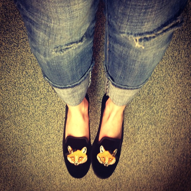 emma_roberts-fox flats
